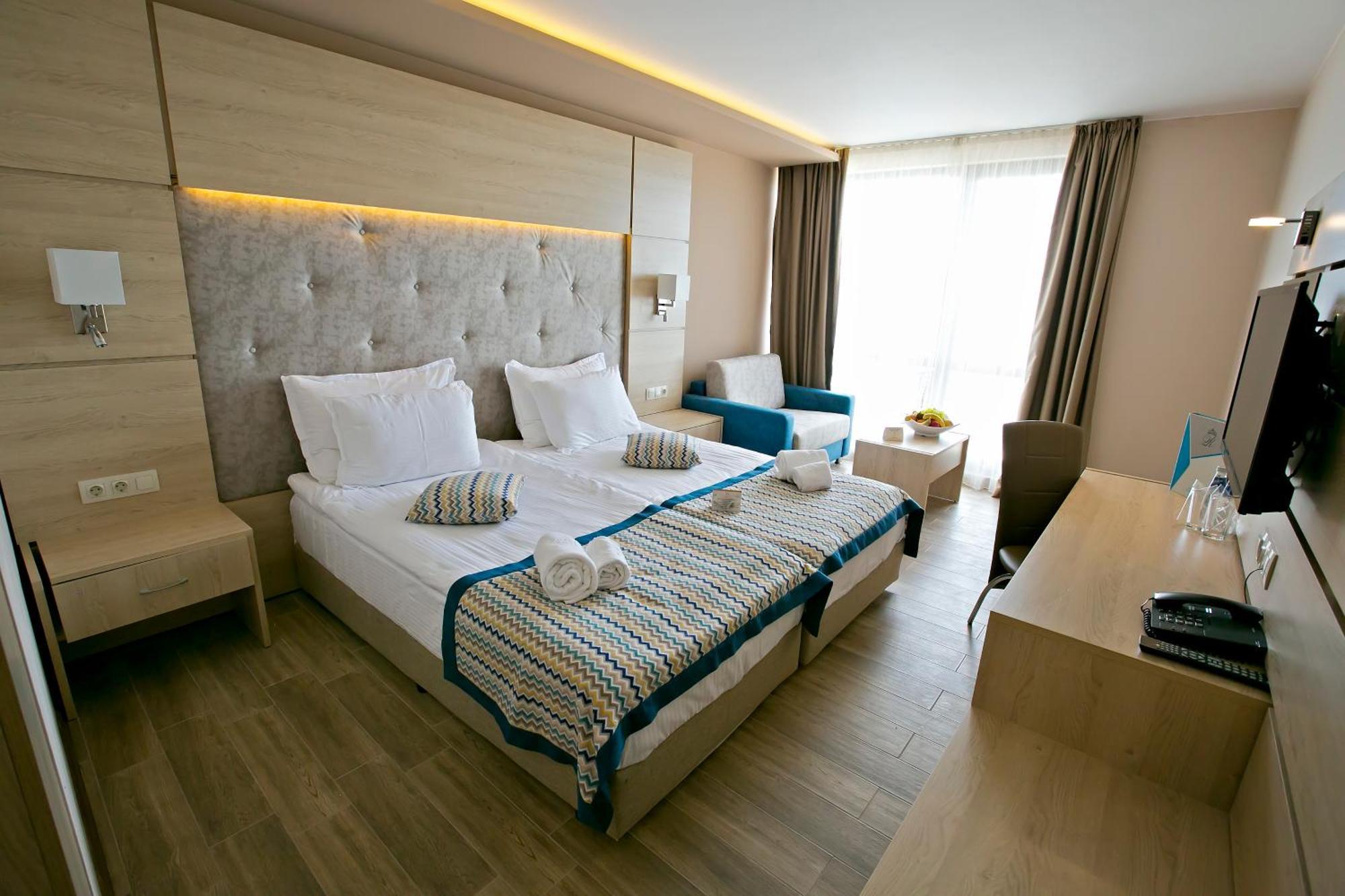 Royal Grand Hotel And Spa Καβάρνα Εξωτερικό φωτογραφία