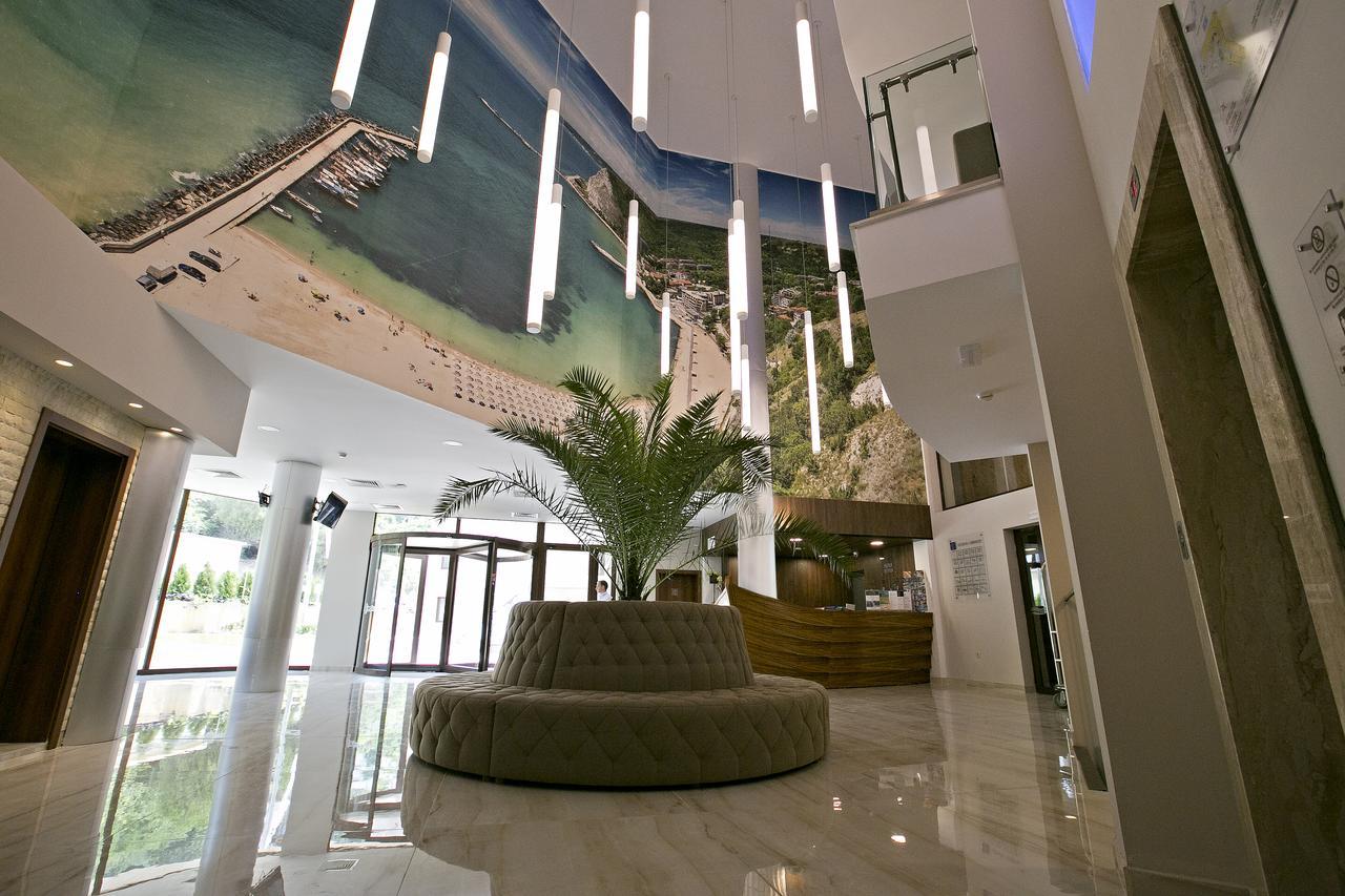 Royal Grand Hotel And Spa Καβάρνα Εξωτερικό φωτογραφία