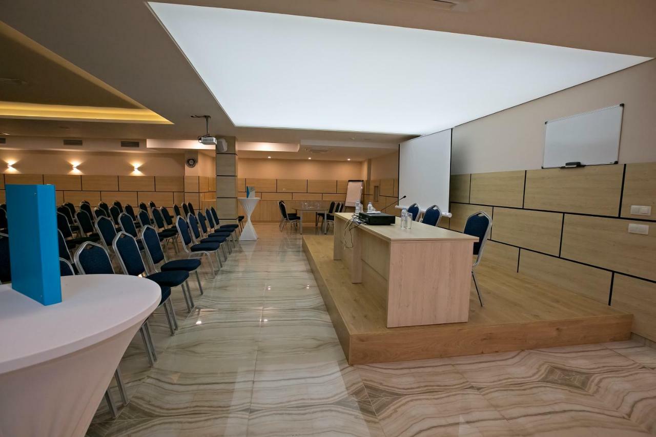 Royal Grand Hotel And Spa Καβάρνα Εξωτερικό φωτογραφία